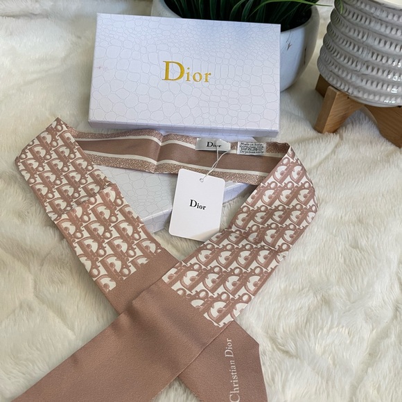 Headband - Picture 1 of 9